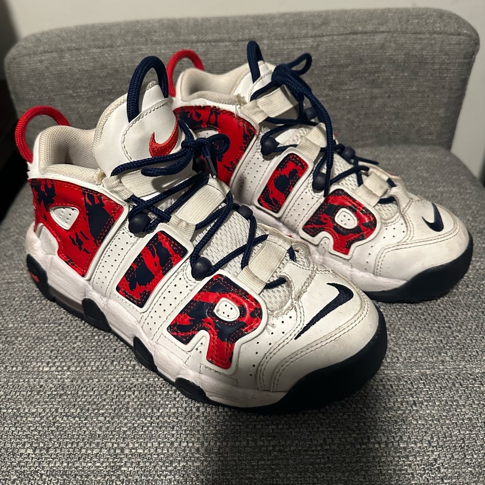 Nike Air Sneakers Boys size 4